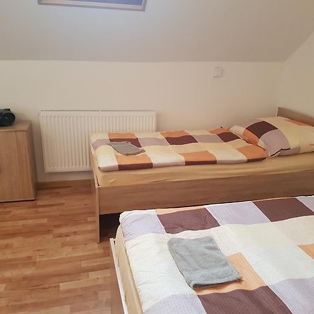 Ubytovani Zizkova Pacov Hotel Eksteriør billede
